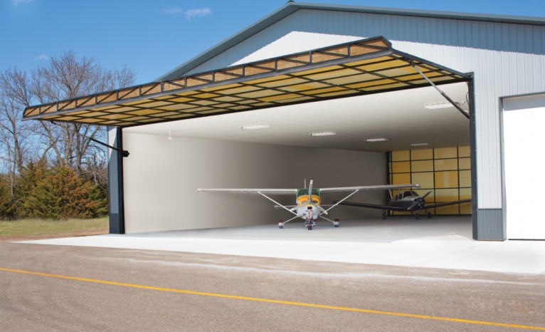 No Fold Hydraulic Hangar Door on Aircraft Hangar